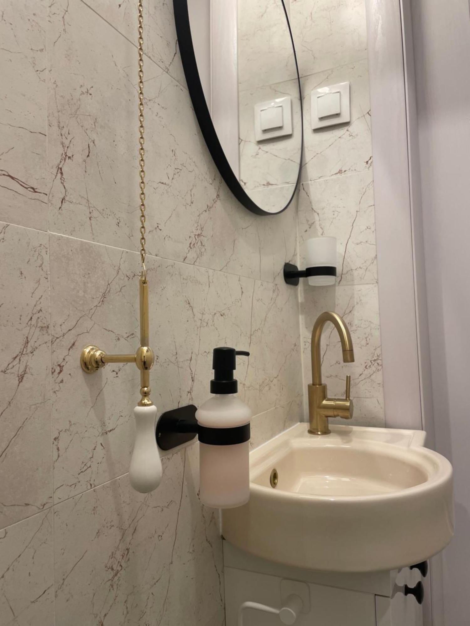 Studio Alice Romana Square Lägenhet Bukarest Exteriör bild
