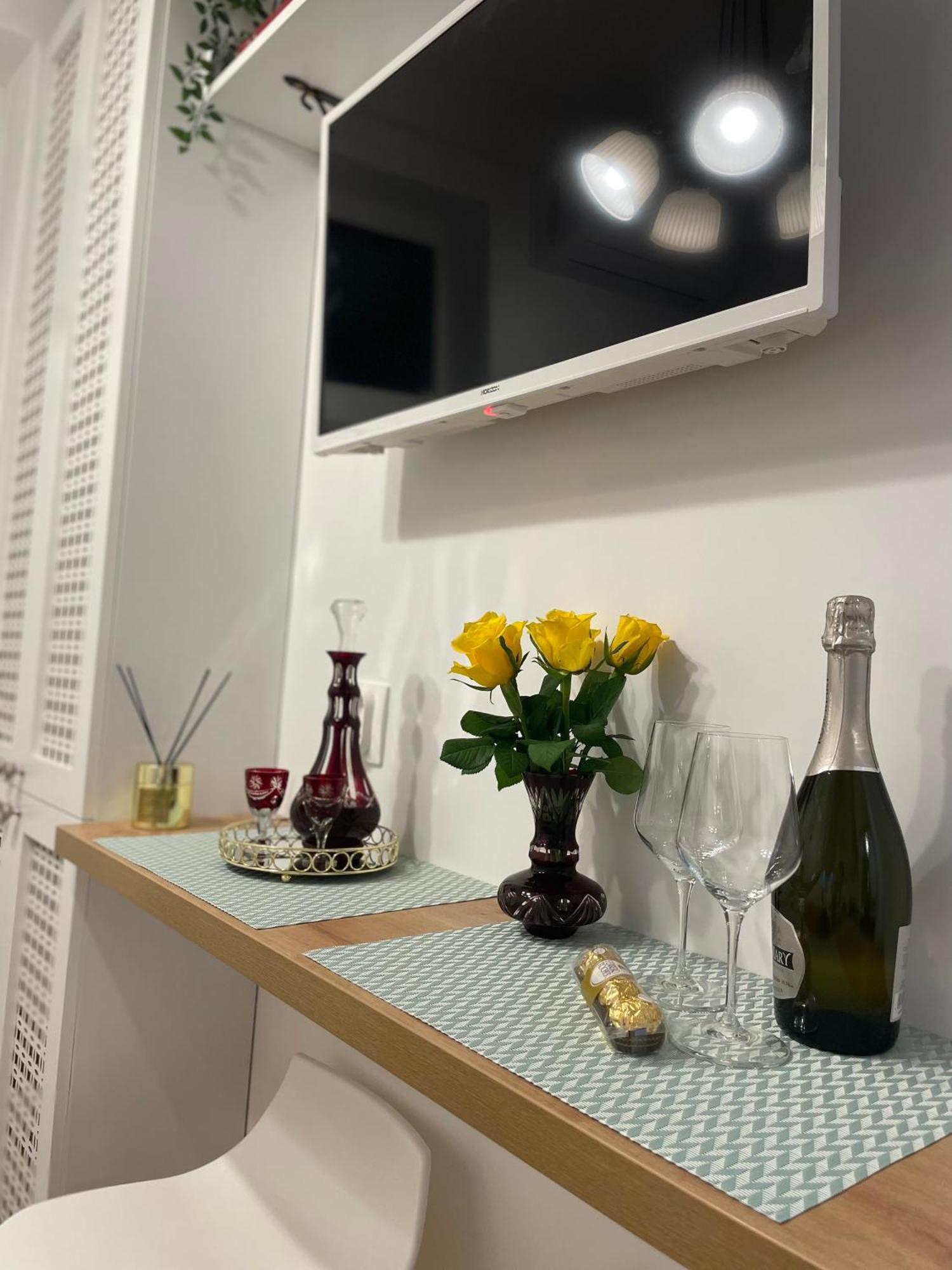 Studio Alice Romana Square Lägenhet Bukarest Exteriör bild