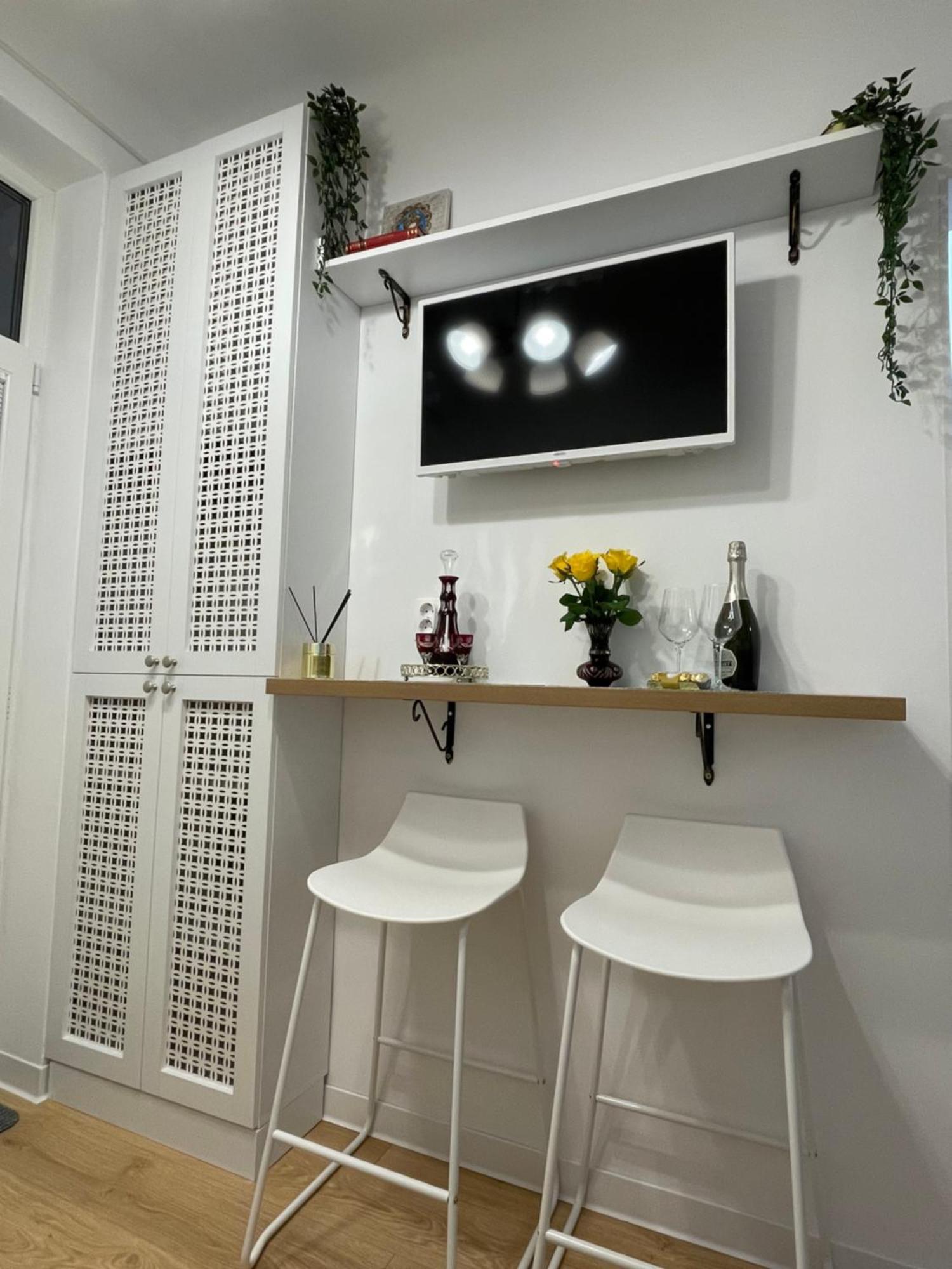Studio Alice Romana Square Lägenhet Bukarest Exteriör bild